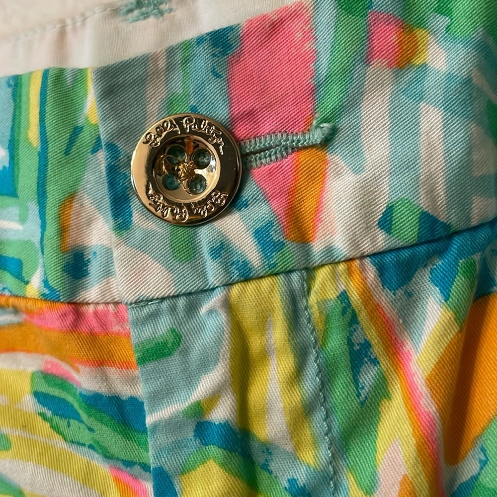 Lilly Pulitzer Multicolor Abstract Print The Callahan Short 5” Inseam Size 2 - Picture 3 of 7